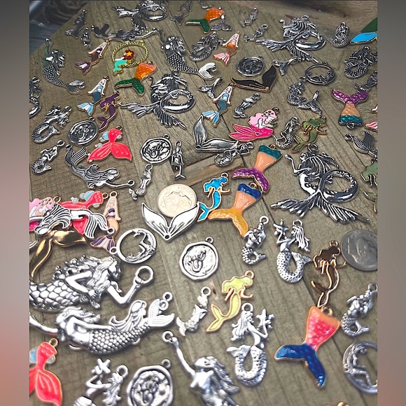 NEW MERMAIDS CHARMS PENDANTS & MORE MEGA BUNDLE GOLD SILVER ENAMEL DIY JEWELRY - Picture 7 of 15